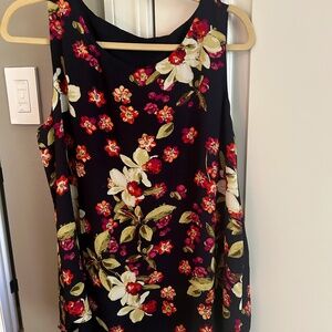 PERFECT TAANK THAT COMES WTH 2 DIFFEREN LOOKS